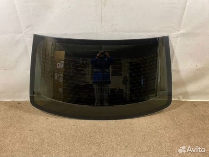 Стекло заднее заднее Hyundai Elantra 3