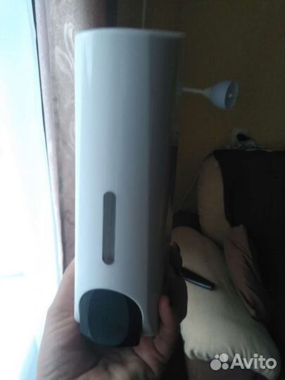 Диспенсер для жидкого мыла