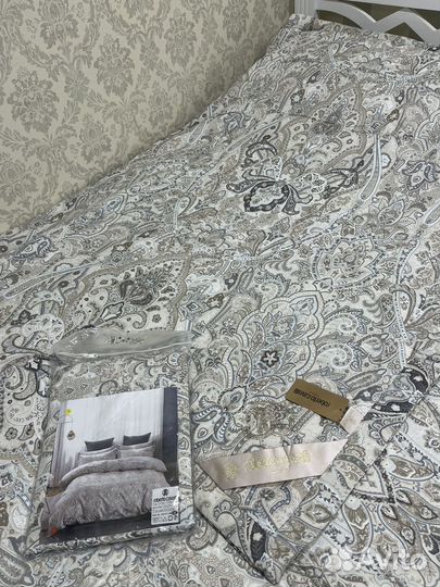 Пост.белье с одеялом евро.Новое.Roberto Cavalii