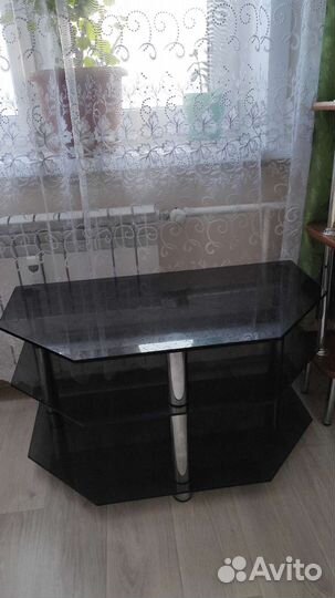 Подставка под телевизор. Журнальный столик. Тумба