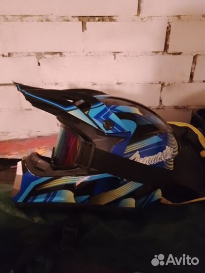 Кроссовый шлем