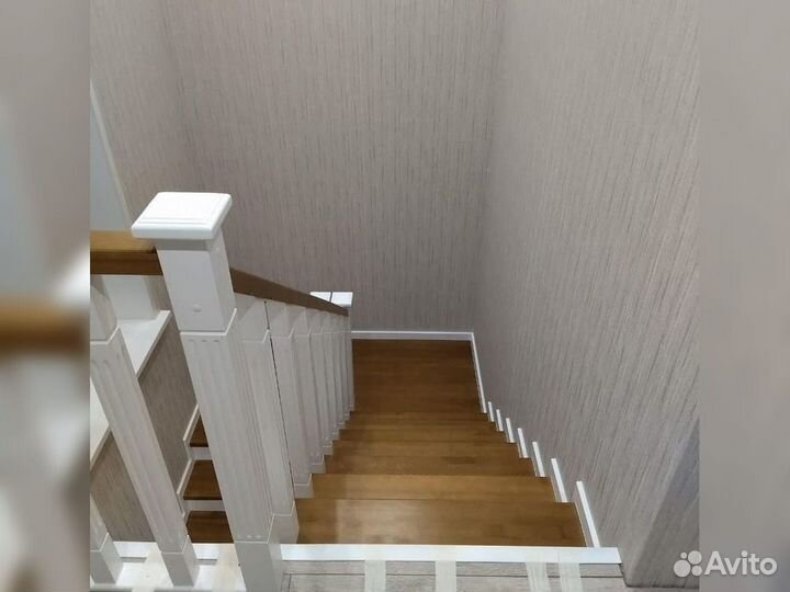 Ступени для лестниц и другие комплектующие О