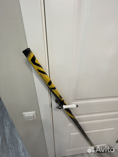 Клюшка хоккейная правый хват bauer новая int