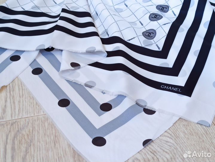 Белый Двусторонний платок Chanel Шелк 4цв