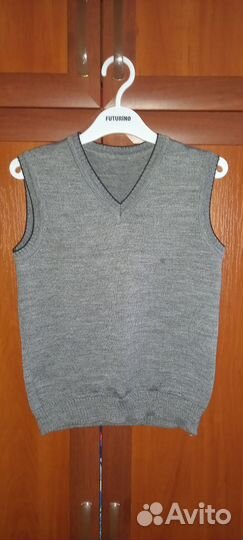 Жилеты на мальчика 140 для школы
