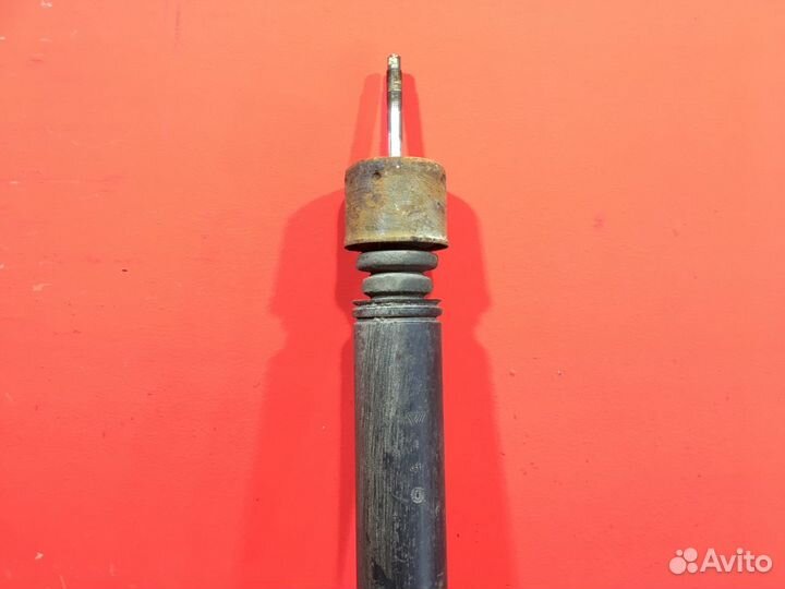 Амортизатор задний Nissan Note E11 хетчбэк CR14DE