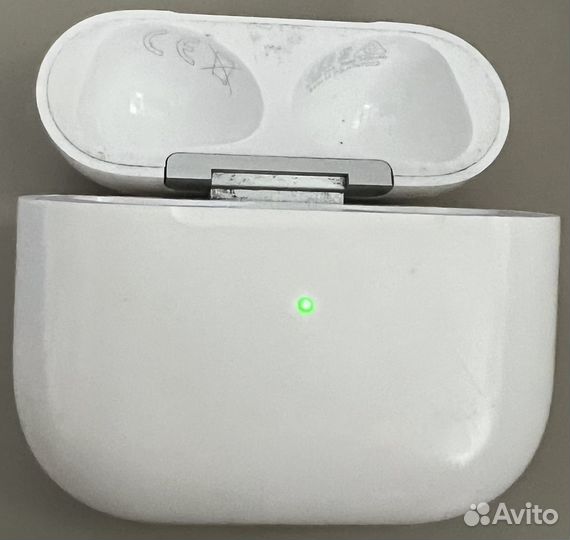 Зарядный футляр MagSafe для AirPods