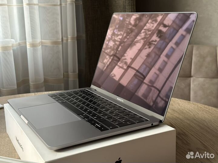 Macbook pro 13 i5 2.3 ггц 128Gb