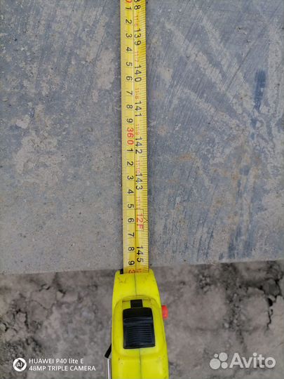 Ворота металлические,распашные. Встроена калитка