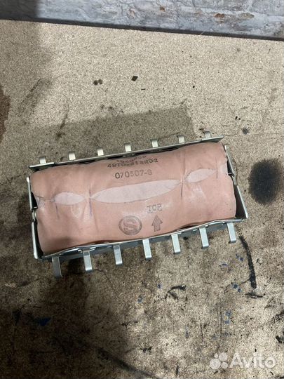 Подушка безопасности в торпедо Mazda CX 7