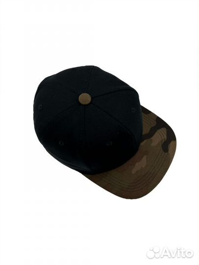 Бейсболка с прямым козырьком снепбэк камуфляжный