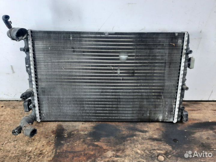 Радиатор основной Volkswagen Polo 4 хэтчбек 1.2