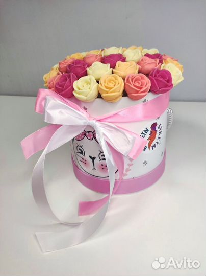 Розы из Белого Шоколада - 37 шт в Коробке