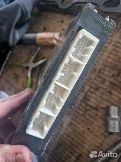 Эбу subaru 22765аа990 112400 wc