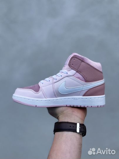 Кроссовки nike AIR jordan 1 MID digital pink