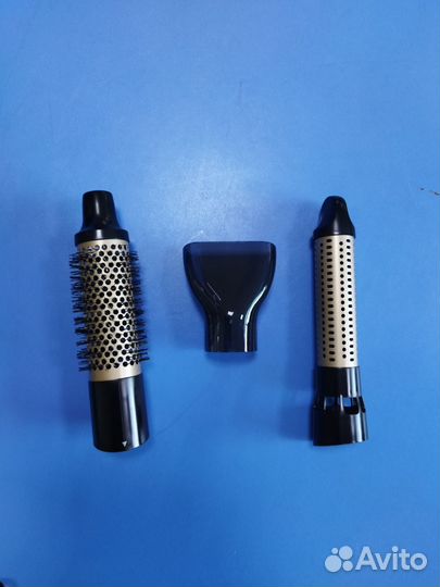 Фен-щетка Philips HP8667