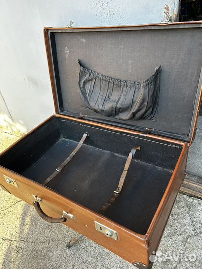 Винтажный кожанный чемодан