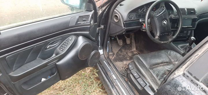 BMW 5 серия 2.5 МТ, 2001, битый, 25 000 км