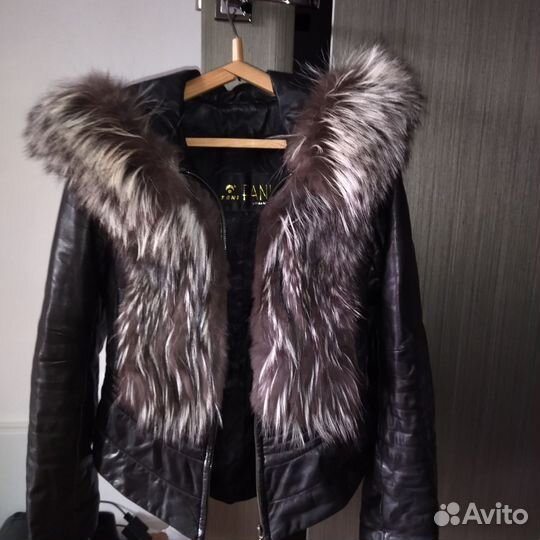 Кожаная куртка с мехом чернобурки