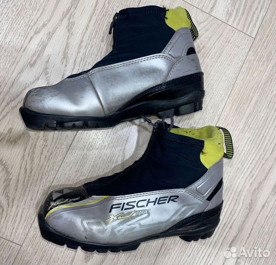 Лыжные ботинки