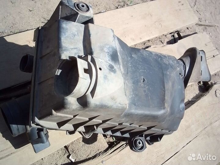 Корпус фильтра Шкода Октавия Тур универсал 1.8 т