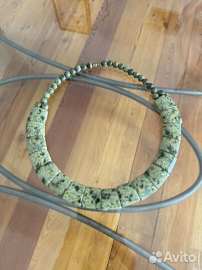 Антикварное колье из камня