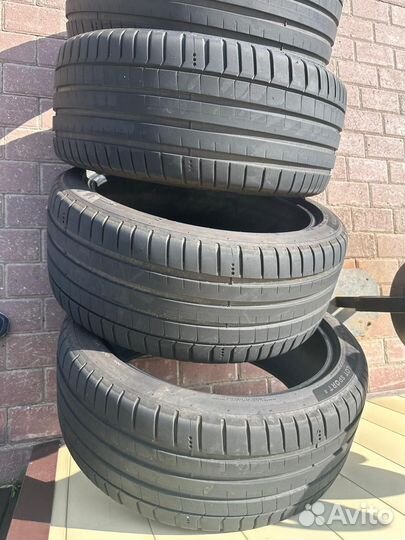 Michelin Pilot Sport 5 245/40 R19 98