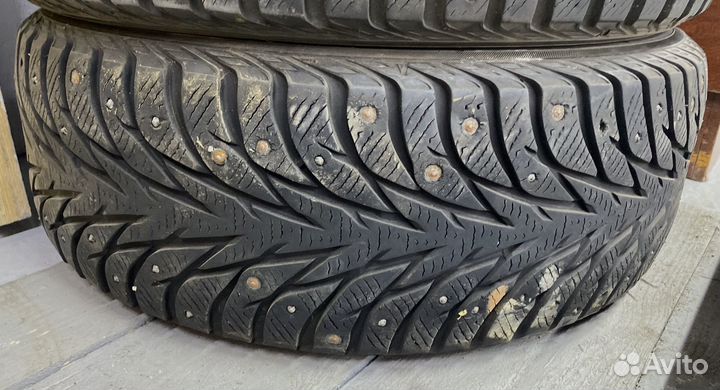 Yokohama Ice Guard Stud IG35 215/55 R18