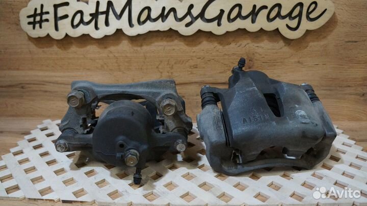 Тормозной суппорт передний Toyota Mark II