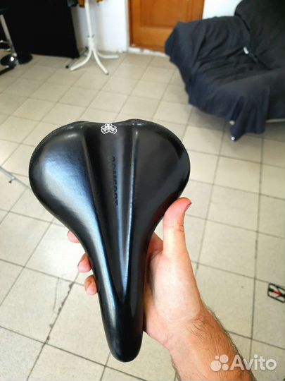 Седло для велосипеда широкое