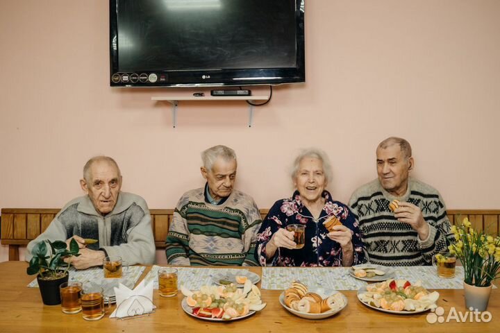 Уход за пожилыми людьми. Пансионат. Сиделка