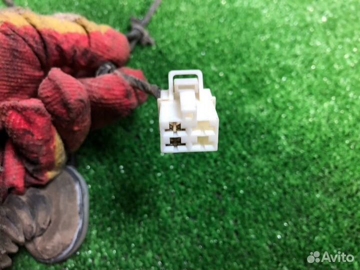 Проводка двери задняя правая Nissan Almera N16 1.5