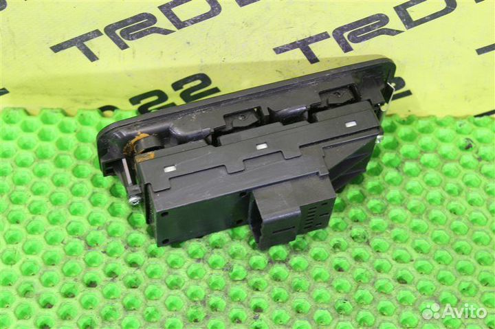 Блок управления стеклоподъемниками Toyota Duet