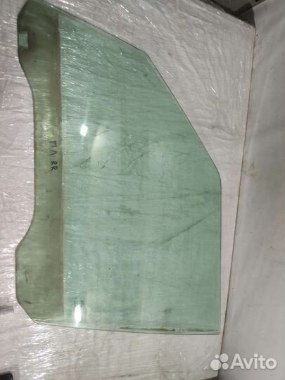 Стекло передней левой двери Vogue L322