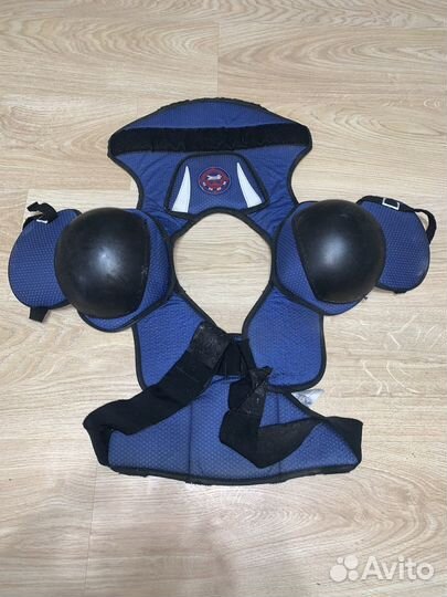 Нагрудник хоккейный