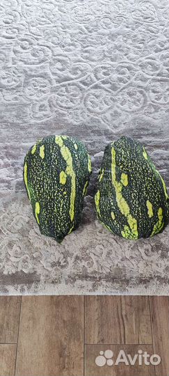 Декоративные подушки, кабачки 