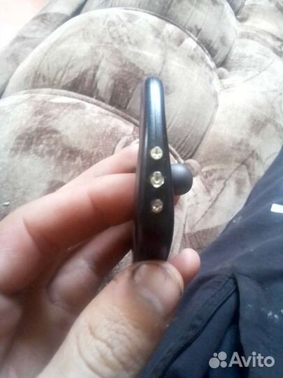 Продам блютуз наушник