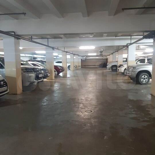 Машиноместо, 30 м²