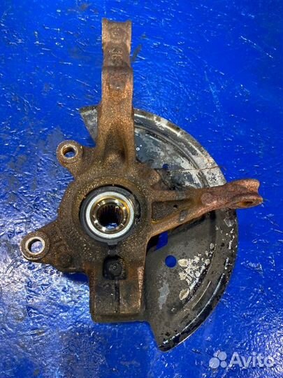 Кулак поворотный правый Renault Sandero 2