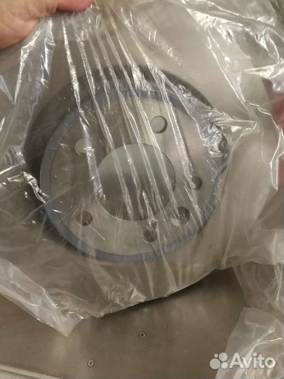 Задние тормозные диски на дискавери 5 LR 084067