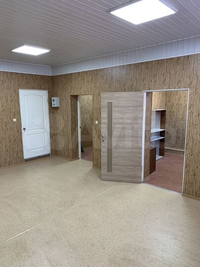 Торгово-офисное помещение 50 кв.м и склад 70 кв.м