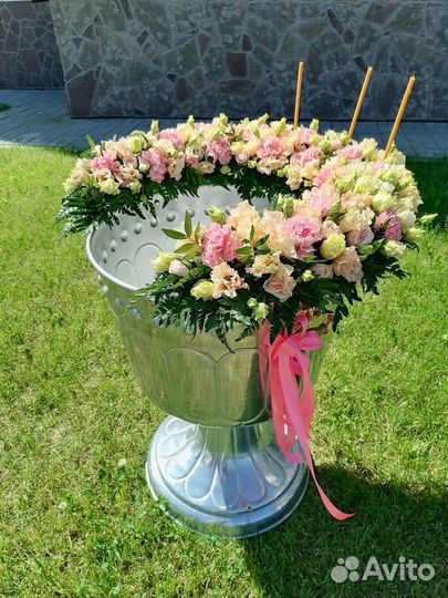 Украшение купели цветами на Крещение / Венчание