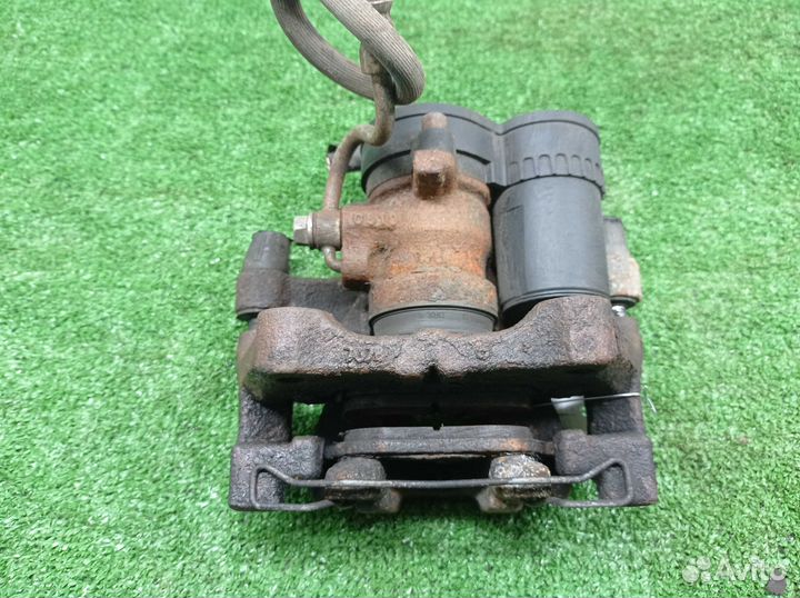 Б/У Суппорт задний левый bdts26990A, mazda