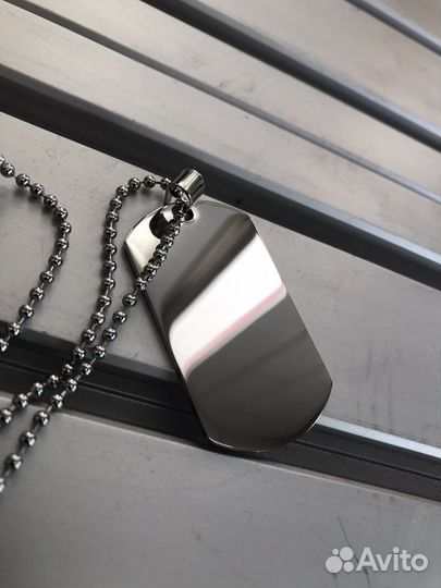 Жетон с гравировкой и цепочкой