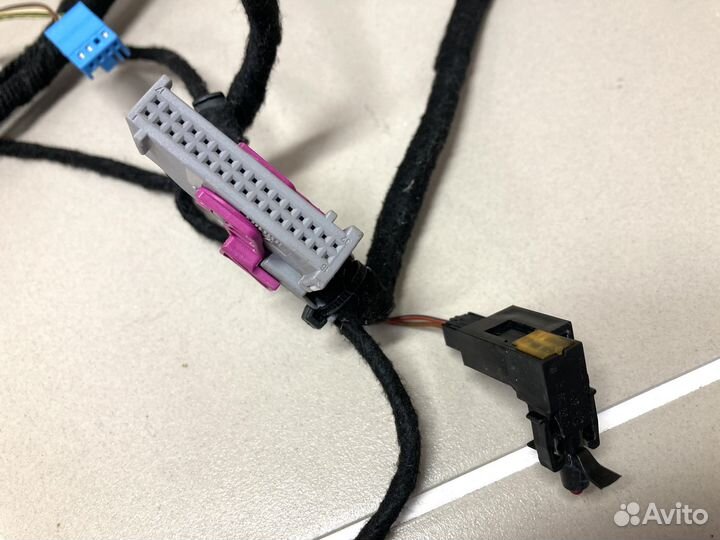 Проводка обшивки передней левой двери VW Passat B7