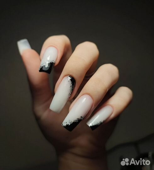 Маникюр на студии