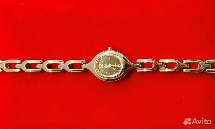 Часы женские Q&Q,золото,серебро