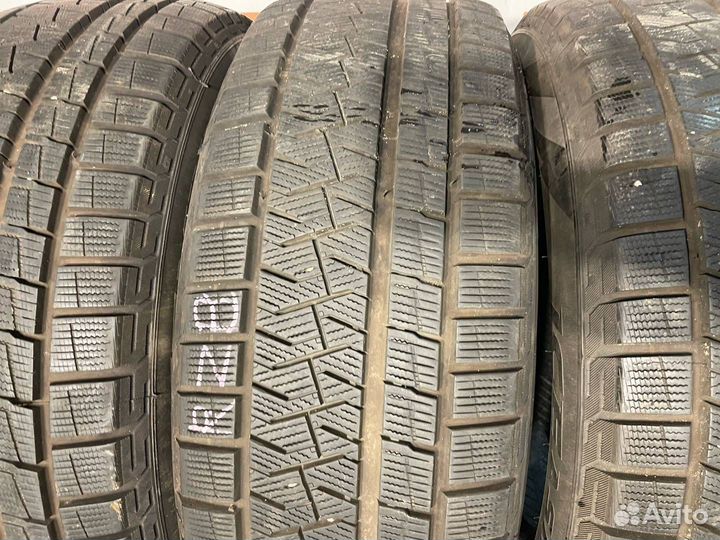 Pirelli Ice Asimmetrico Plus 215/60 R17