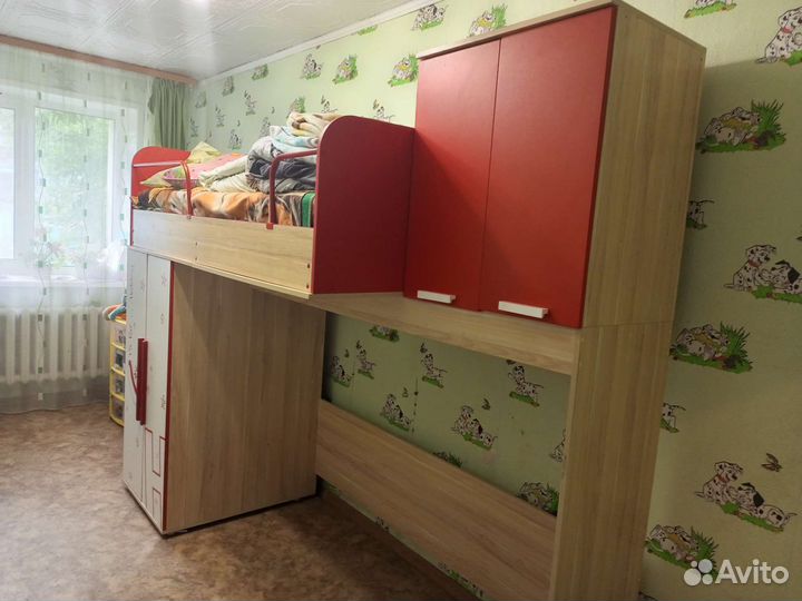 Детский уголок с кроватью