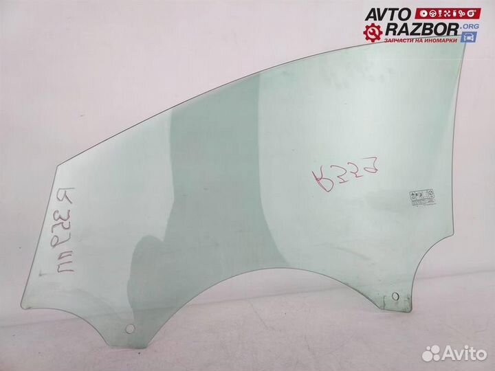 Стекло двери передней правой (опускное) Ford Mond